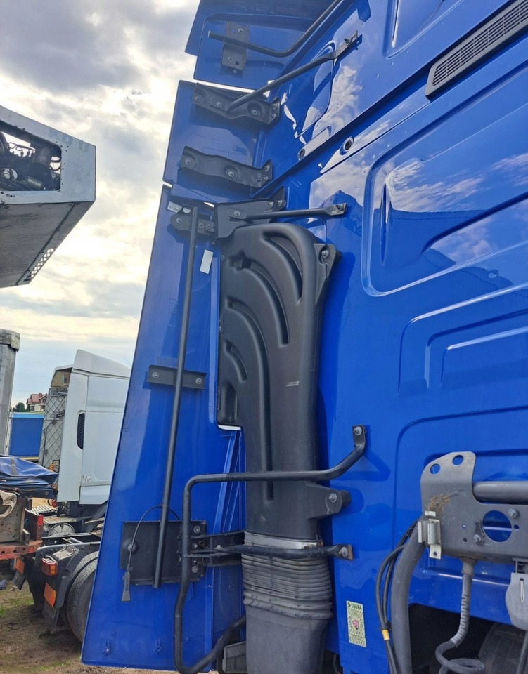 OWIEWKI KABINY KOMPLET RENAULT GAMA T RANGE - Aeropack/ Spoiler: das Bild 5 OWIEWKI KABINY KOMPLET RENAULT GAMA T RANGE - Aeropack/ Spoiler: das Bild 5