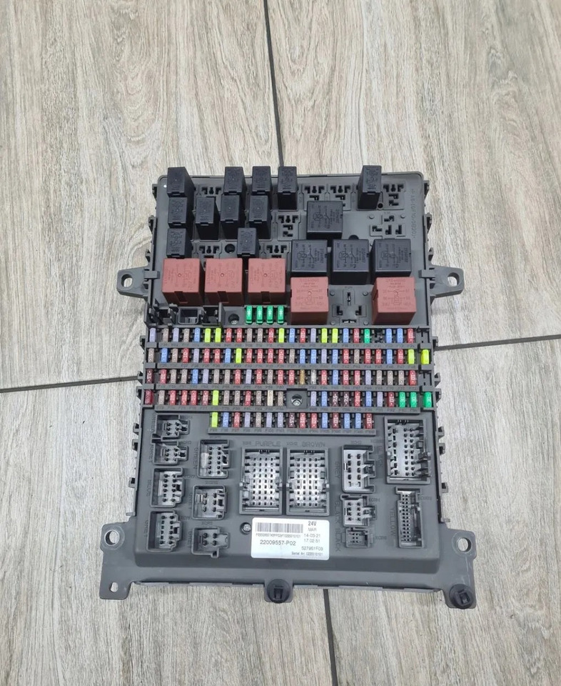 RENAULT TABLICA PŁYTA SKRZYNKA BEZPIECZNIKÓW RENAULT GAMA D WIDE VOLVO FE FL EURO 6 - Sicherung für LKW: das Bild 1 RENAULT TABLICA PŁYTA SKRZYNKA BEZPIECZNIKÓW RENAULT GAMA D WIDE VOLVO FE FL EURO 6 - Sicherung für LKW: das Bild 1