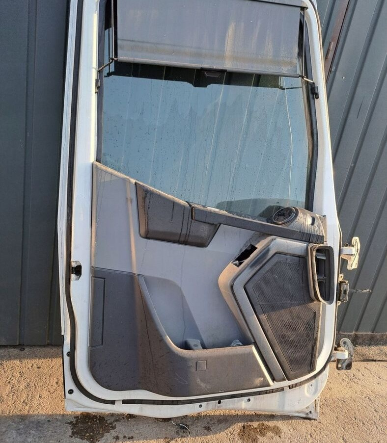 Renault GAMA T K C RANGE - Tür und Teile für LKW: das Bild 3 Renault GAMA T K C RANGE - Tür und Teile für LKW: das Bild 3