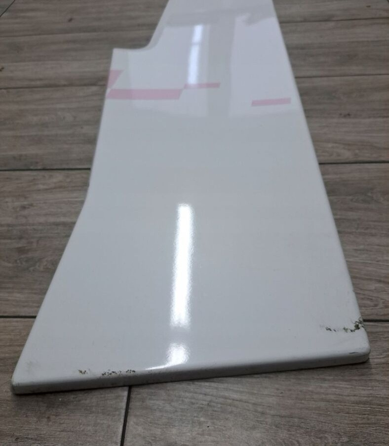 Renault SPOILER OWIEWKA LEWA KABINY RENAULT RANGE GAMA T RANGE - Aeropack/ Spoiler für LKW: das Bild 4 Renault SPOILER OWIEWKA LEWA KABINY RENAULT RANGE GAMA T RANGE - Aeropack/ Spoiler für LKW: das Bild 4