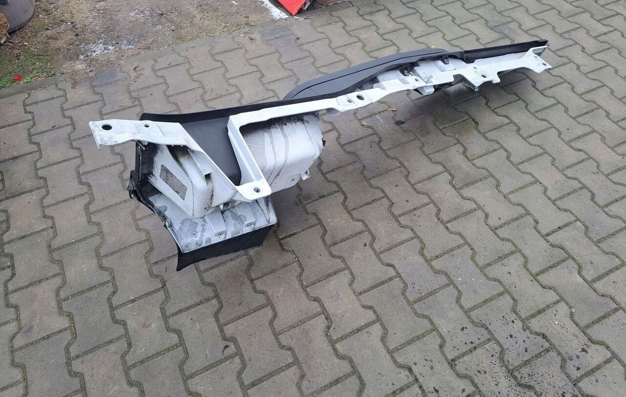 Renault STOPNICA GÓRNA STOPIEŃ PRAWY RENAULT GAMA T RANGE - Trittbrett für LKW: das Bild 4 Renault STOPNICA GÓRNA STOPIEŃ PRAWY RENAULT GAMA T RANGE - Trittbrett für LKW: das Bild 4