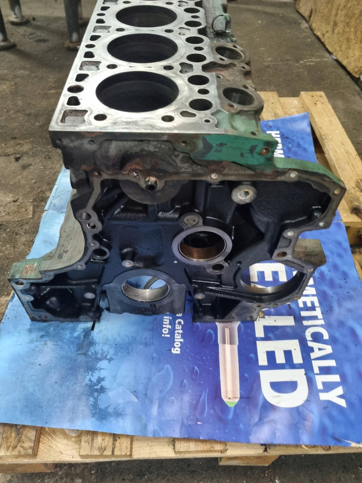 VOLVO BLOK SILNIKA GOŁY SŁUPEK VOLVO FL FE RENAULT PREMIUM MIDLUM DXI 7 D7F - Zylinderblock für LKW: das Bild 4 VOLVO BLOK SILNIKA GOŁY SŁUPEK VOLVO FL FE RENAULT PREMIUM MIDLUM DXI 7 D7F - Zylinderblock für LKW: das Bild 4