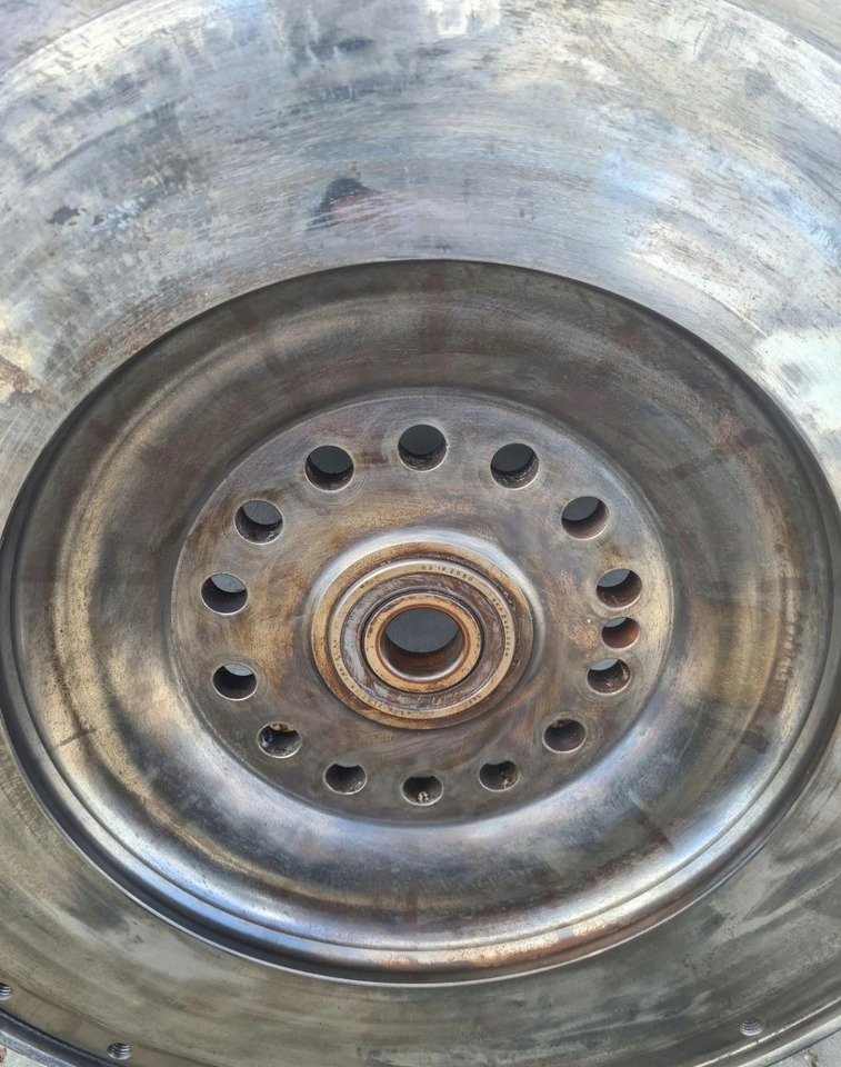 VOLVO FH 16 FM 16 EURO 5 AUTOMAT - Schwungscheibe: das Bild 2 VOLVO FH 16 FM 16 EURO 5 AUTOMAT - Schwungscheibe: das Bild 2
