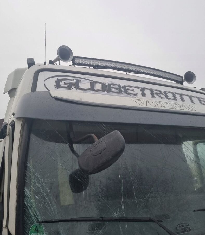 Volvo BLENDA DASZEK OSŁONA PRZECIWSŁONECZNA MOCOWANIA VOLVO FH 13 LIFT - Sonnenblende für LKW: das Bild 1 Volvo BLENDA DASZEK OSŁONA PRZECIWSŁONECZNA MOCOWANIA VOLVO FH 13 LIFT - Sonnenblende für LKW: das Bild 1
