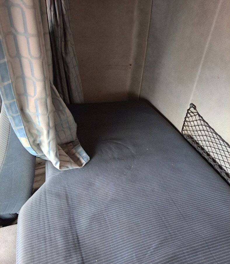 Volvo ŁÓŻKO DOLNE MATERAC STELAŻ VOLVO FE KOMPLETNE - Sitz für LKW: das Bild 2 Volvo ŁÓŻKO DOLNE MATERAC STELAŻ VOLVO FE KOMPLETNE - Sitz für LKW: das Bild 2