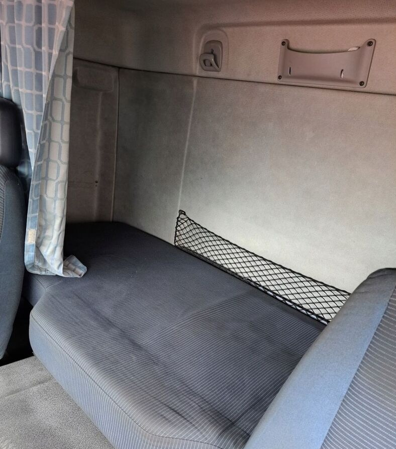 Volvo ŁÓŻKO DOLNE MATERAC STELAŻ VOLVO FE KOMPLETNE - Sitz für LKW: das Bild 1 Volvo ŁÓŻKO DOLNE MATERAC STELAŻ VOLVO FE KOMPLETNE - Sitz für LKW: das Bild 1
