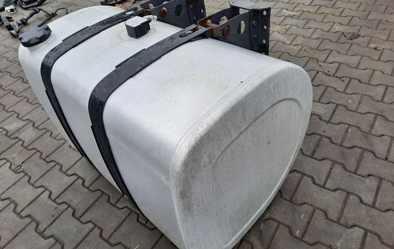 Volvo ZBIORNIK PALIWA VOLVO FH4 FM4 FMX 100/70/70 21516447 - Kraftstofftank für LKW: das Bild 5 Volvo ZBIORNIK PALIWA VOLVO FH4 FM4 FMX 100/70/70 21516447 - Kraftstofftank für LKW: das Bild 5
