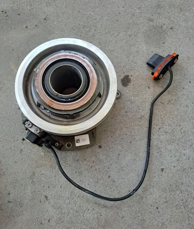 WYSPRZĘGLIK SIŁOWNIK ŁOŻYSKO SPRZĘGŁA SKRZYNI BIEGÓW ZF TRAXON 0501224620 ZF TRAXON - Transmission für LKW: das Bild 1 WYSPRZĘGLIK SIŁOWNIK ŁOŻYSKO SPRZĘGŁA SKRZYNI BIEGÓW ZF TRAXON 0501224620 ZF TRAXON - Transmission für LKW: das Bild 1