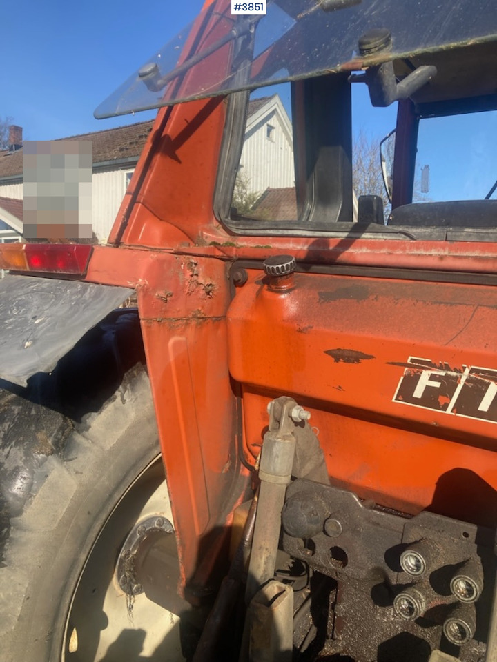 Traktor 1982 Fiat 780 DT w/ Front loader: das Bild 31