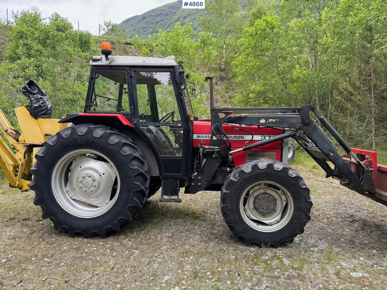1988 Massey Ferguson 375 w/front loader - Traktor: das Bild 1 1988 Massey Ferguson 375 w/front loader - Traktor: das Bild 1