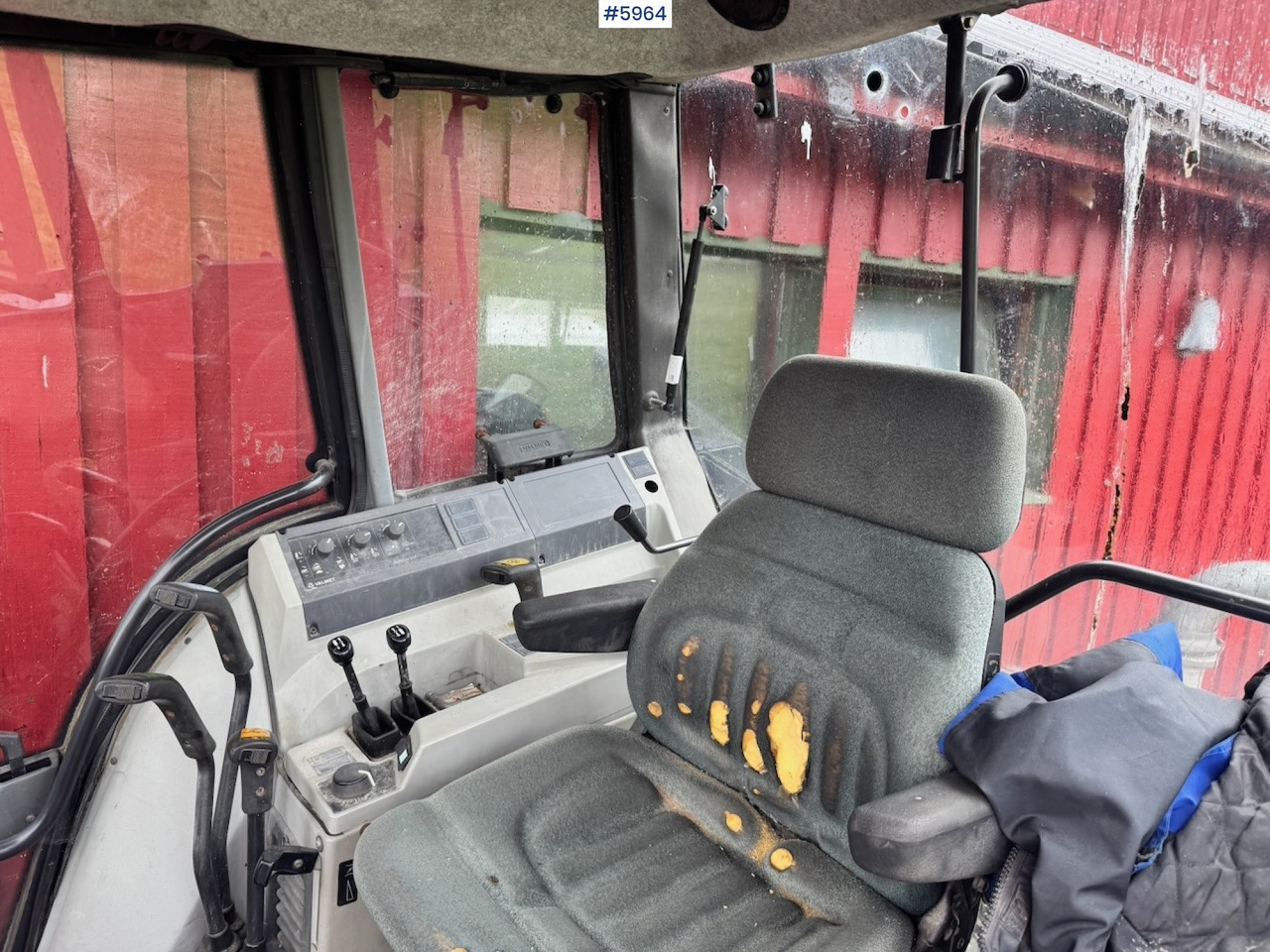Traktor 1991 Valmet 6100 Turbo with front loader and bucket: das Bild 15