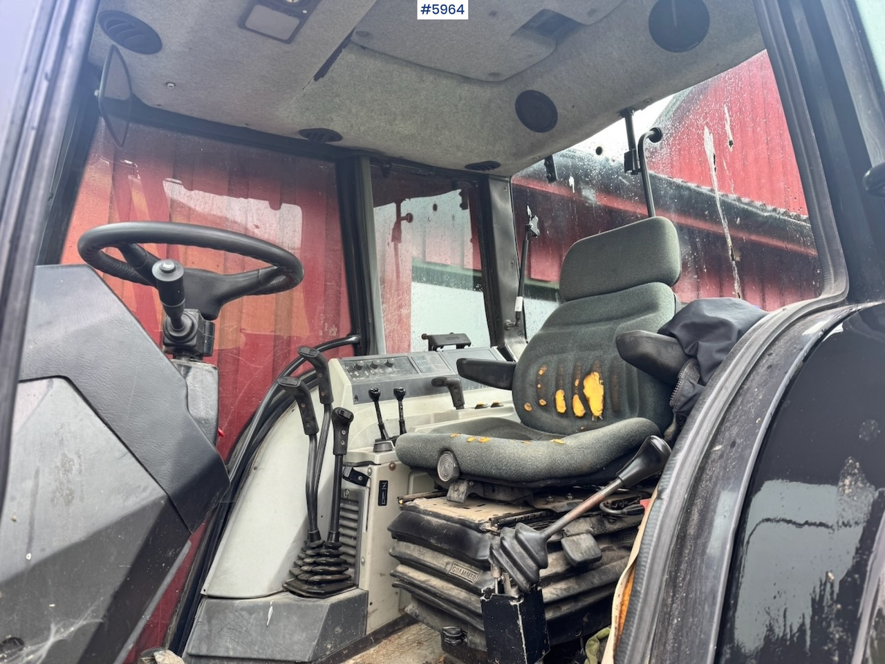 Traktor 1991 Valmet 6100 Turbo with front loader and bucket: das Bild 12