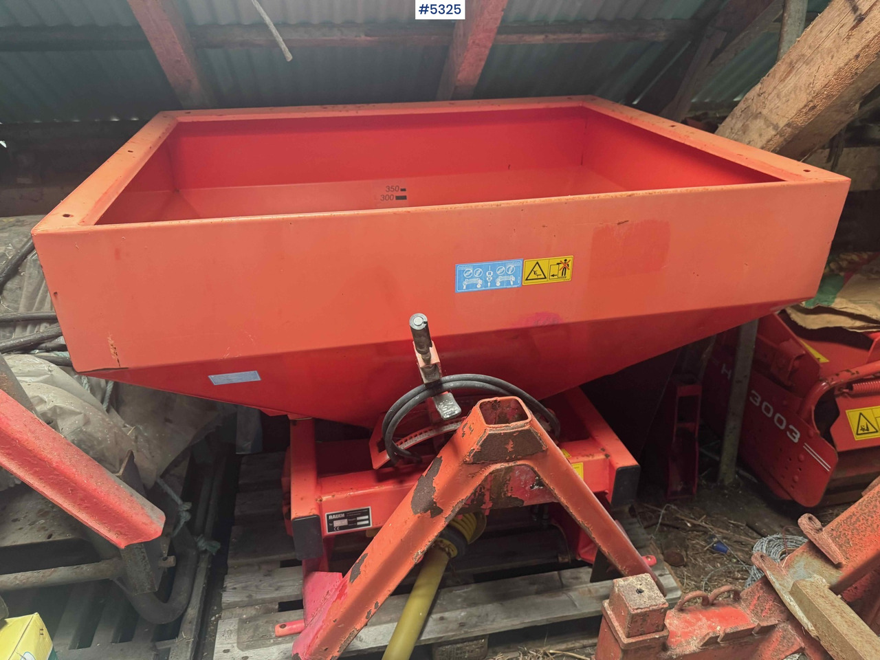 1999 Rauch MDS 81 fertilizer spreader - Düngerstreuer: das Bild 2 1999 Rauch MDS 81 fertilizer spreader - Düngerstreuer: das Bild 2
