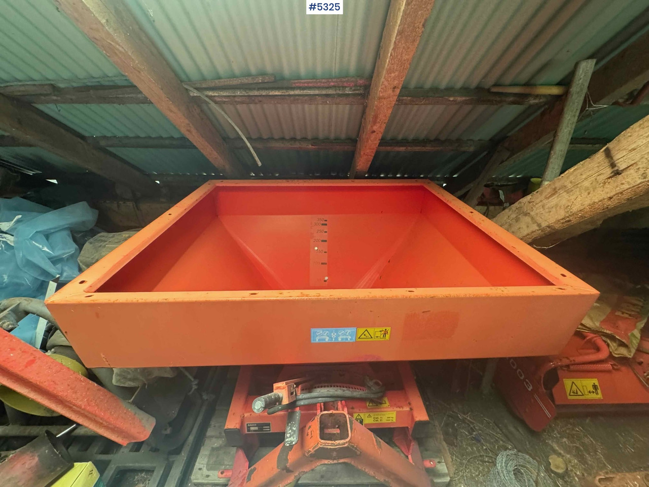 1999 Rauch MDS 81 fertilizer spreader - Düngerstreuer: das Bild 4 1999 Rauch MDS 81 fertilizer spreader - Düngerstreuer: das Bild 4