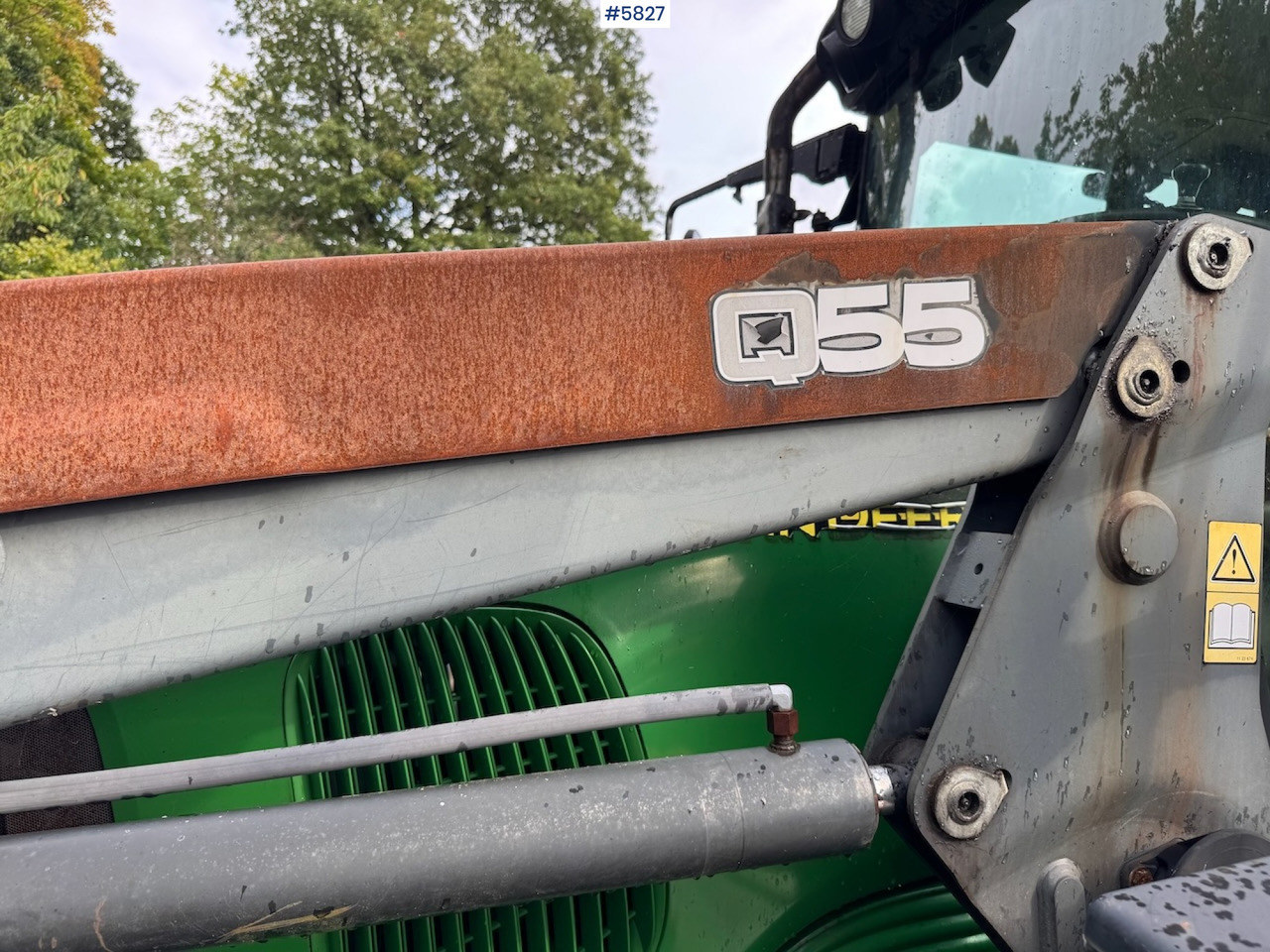 Traktor 2005 John Deere 6320 w/ front loader.: das Bild 12