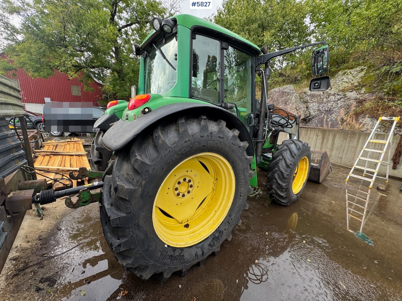 Traktor 2005 John Deere 6320 w/ front loader.: das Bild 6