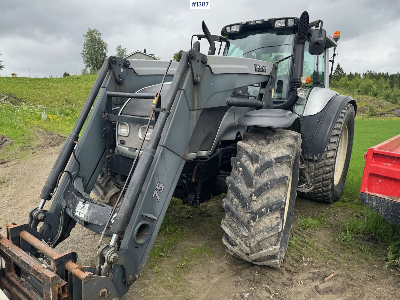 Traktor 2007 Valtra T190 4x4 Tractor w/ bucket: das Bild 6