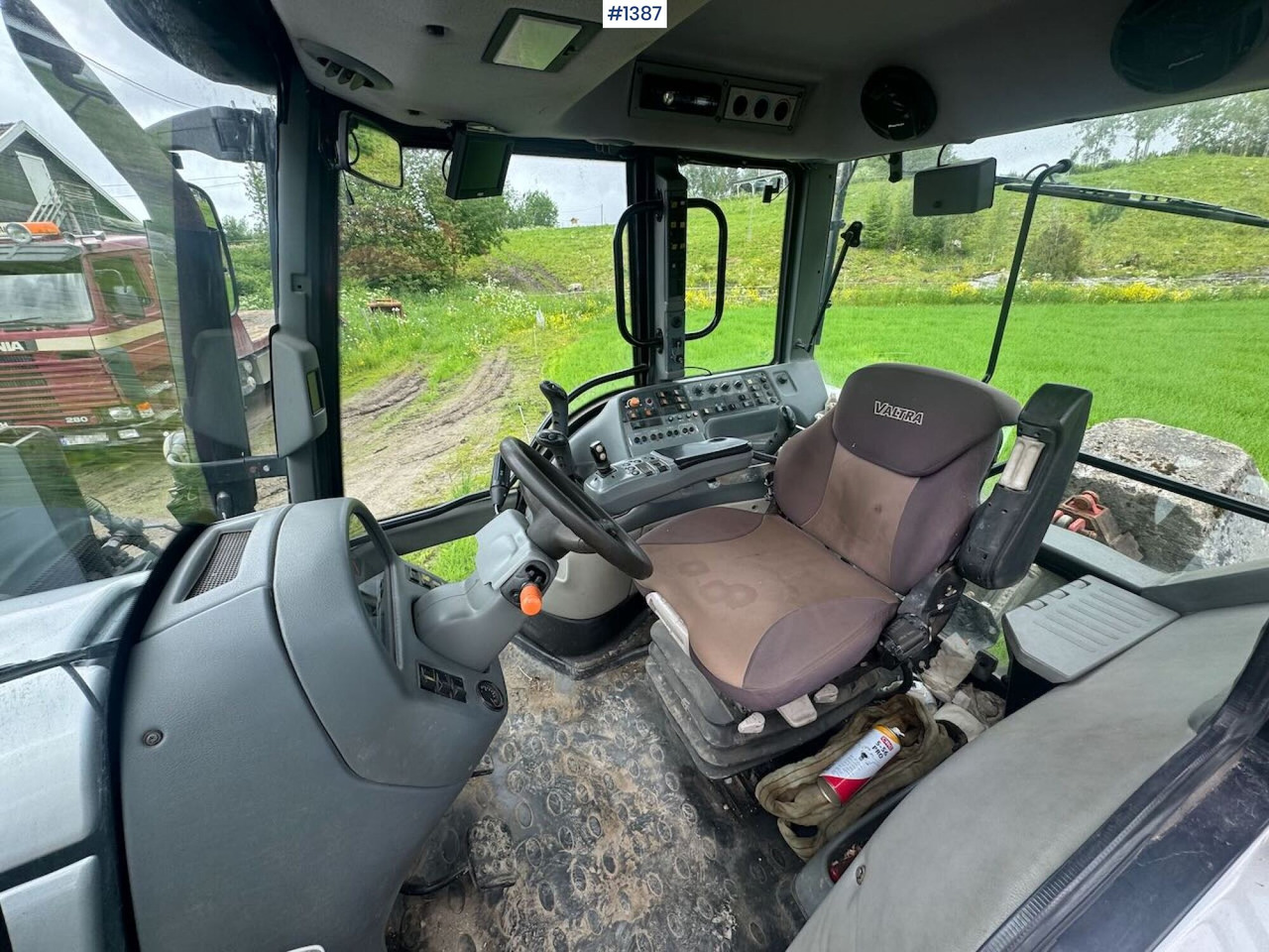 Traktor 2007 Valtra T190 4x4 Tractor w/ bucket: das Bild 19