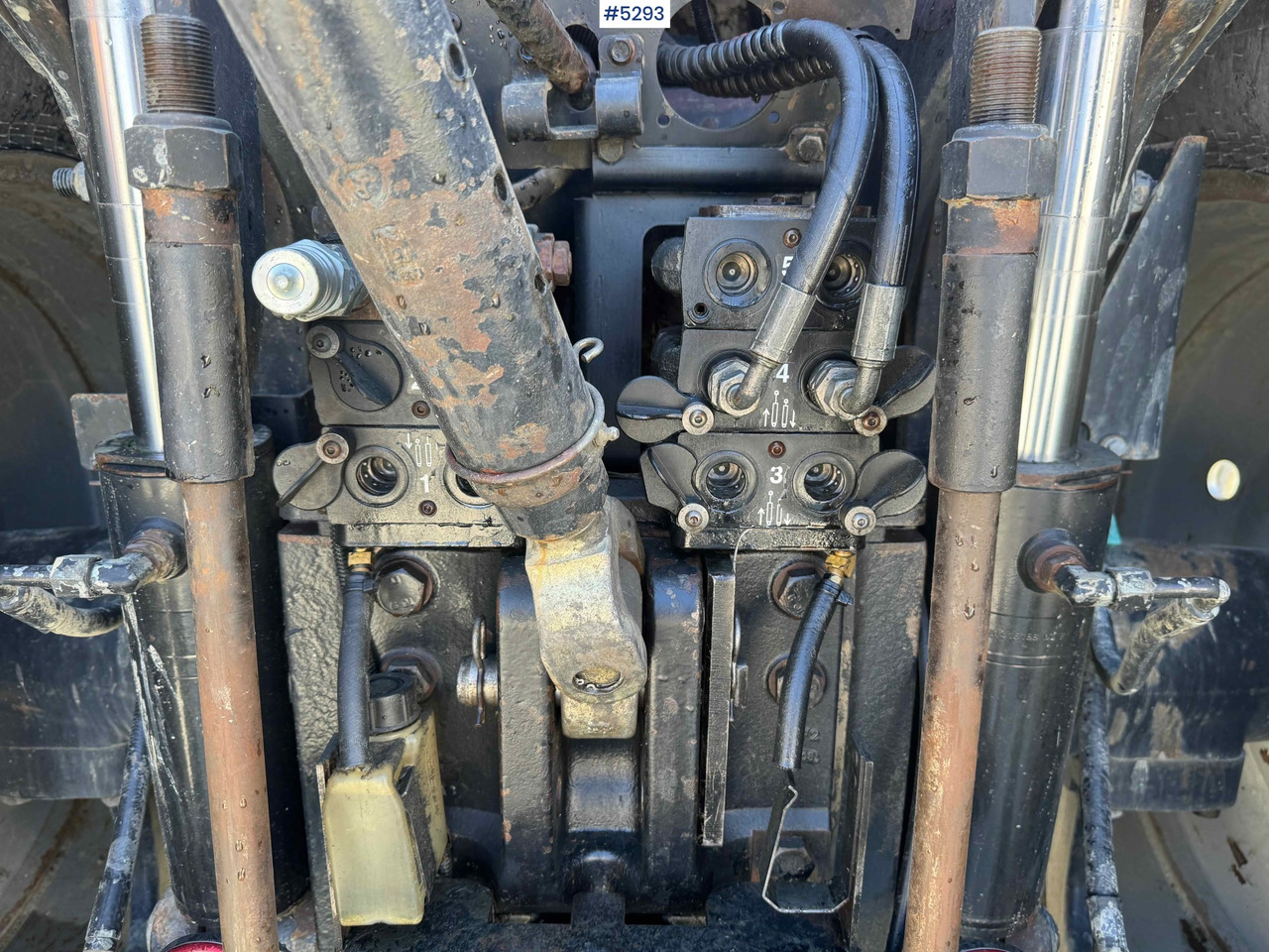 Traktor 2008 Case IH MAGNUM 310 with 5 double outlets!: das Bild 13