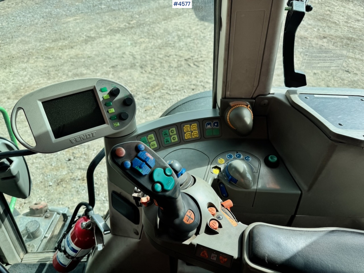 Traktor 2009 Fendt 415 Vario 4x4 w/ Front hydraulics and Front loader.: das Bild 28