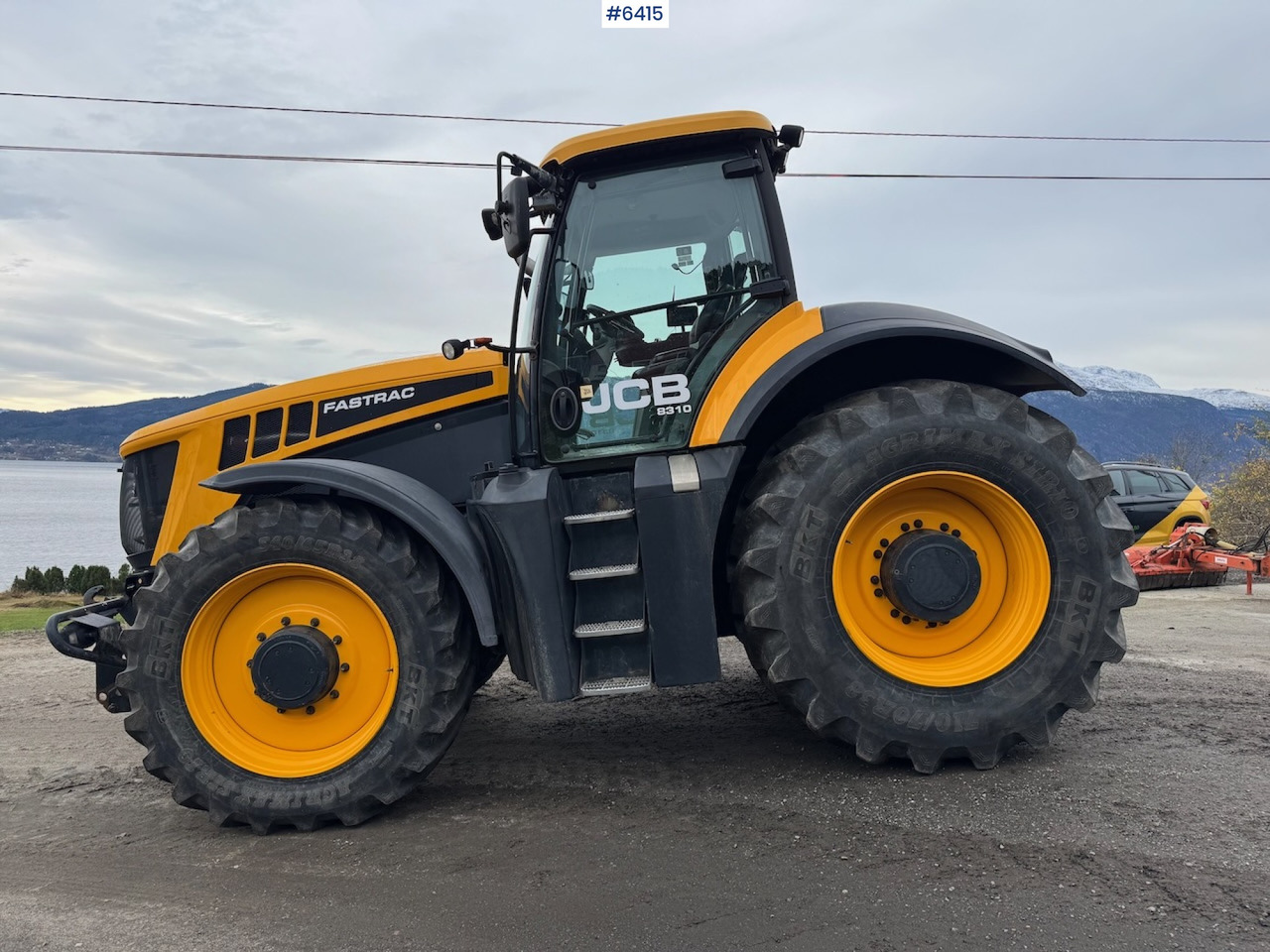 2012 JCB 8310 Fastrac w/ front hydraulics. - Traktor: das Bild 1 2012 JCB 8310 Fastrac w/ front hydraulics. - Traktor: das Bild 1