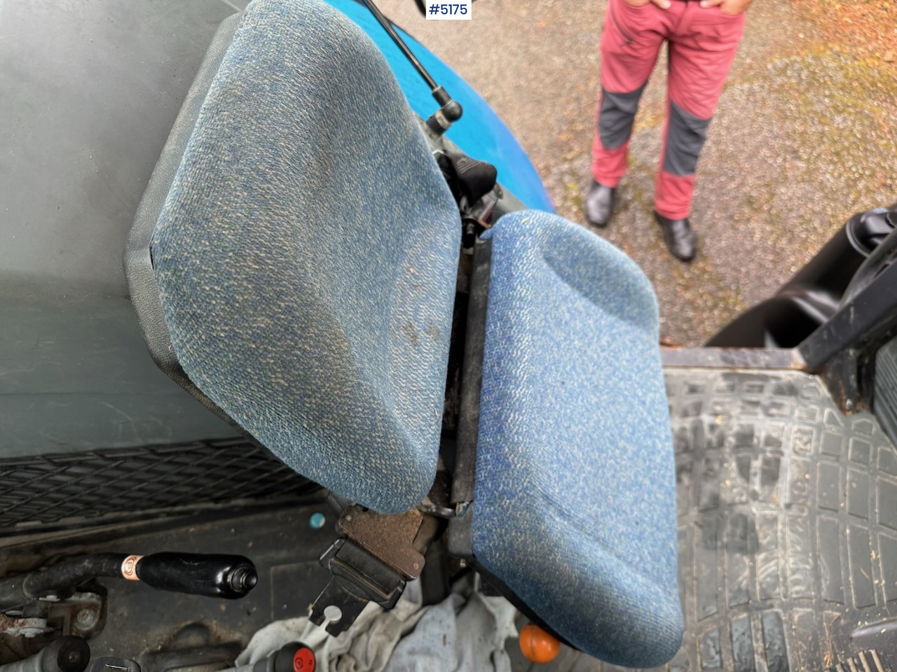 Traktor 2013 Landini Powermondial 120 w/front loader and some equipment. Low hours!: das Bild 17