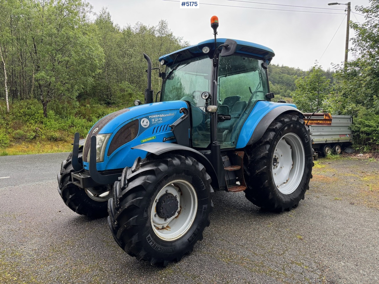 2013 Landini Powermondial 120 w/front loader and some equipment. Low hours! - Traktor: das Bild 1 2013 Landini Powermondial 120 w/front loader and some equipment. Low hours! - Traktor: das Bild 1
