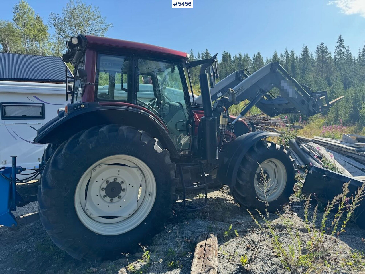 2015 Valtra N123 w/ front loader - Traktor: das Bild 3 2015 Valtra N123 w/ front loader - Traktor: das Bild 3