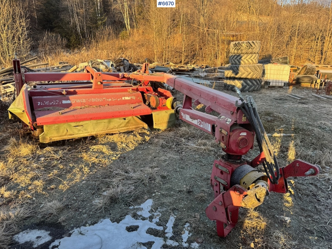 Circa 2003 JF CMS2800 mower. - Mähwerk: das Bild 1 Circa 2003 JF CMS2800 mower. - Mähwerk: das Bild 1