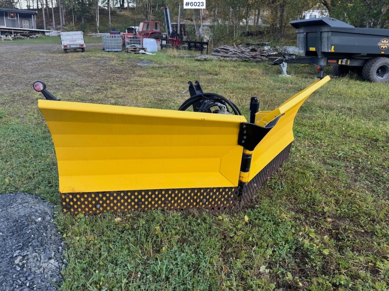 Lilleseth V-plow 270 w/ 3rd and 4th function! - Kommunal-/ Sonderfahrzeug: das Bild 1 Lilleseth V-plow 270 w/ 3rd and 4th function! - Kommunal-/ Sonderfahrzeug: das Bild 1