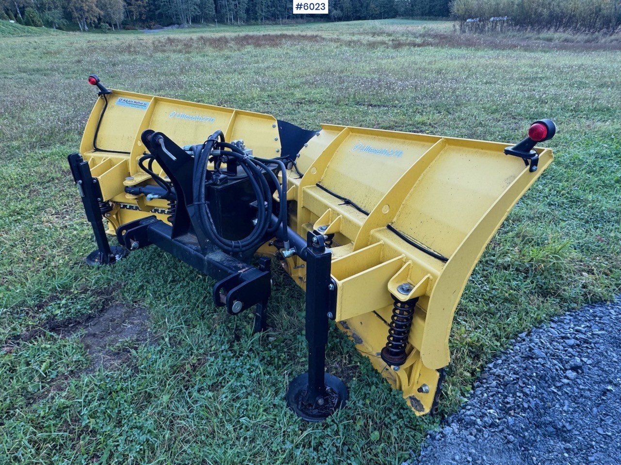 Lilleseth V-plow 270 w/ 3rd and 4th function! - Kommunal-/ Sonderfahrzeug: das Bild 3 Lilleseth V-plow 270 w/ 3rd and 4th function! - Kommunal-/ Sonderfahrzeug: das Bild 3