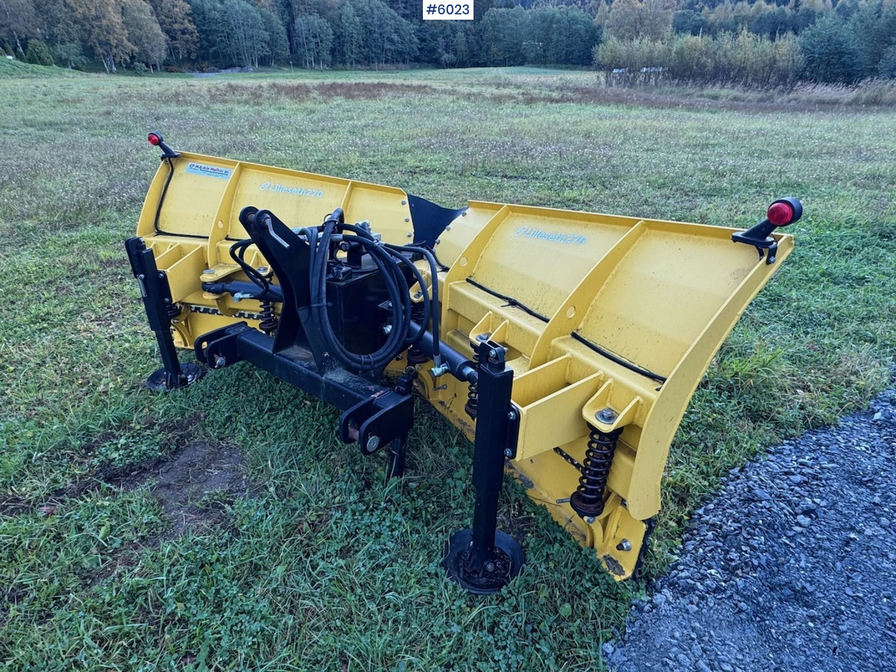 Lilleseth V-plow 270 w/ 3rd and 4th function! - Kommunal-/ Sonderfahrzeug: das Bild 4 Lilleseth V-plow 270 w/ 3rd and 4th function! - Kommunal-/ Sonderfahrzeug: das Bild 4
