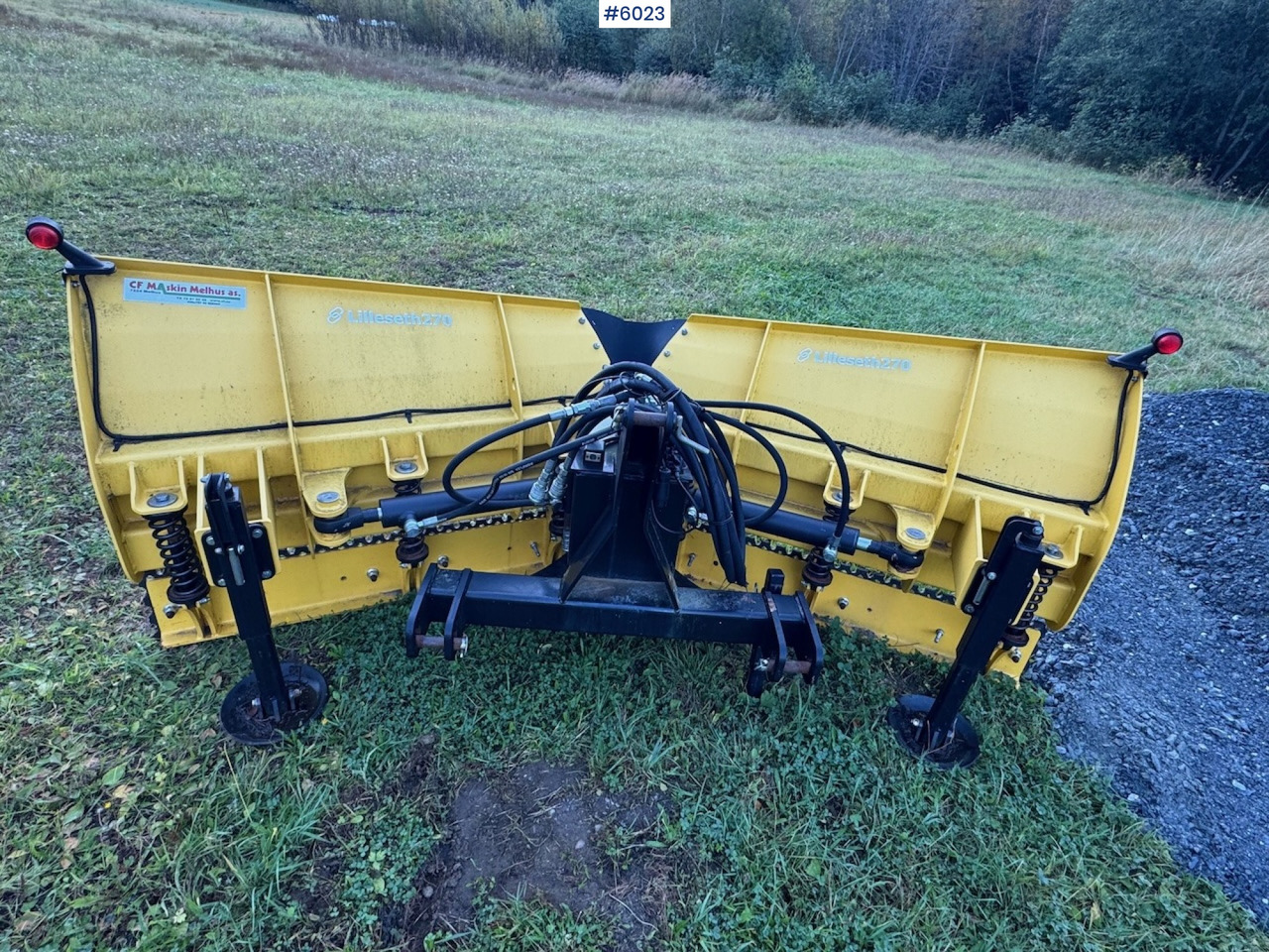 Lilleseth V-plow 270 w/ 3rd and 4th function! - Kommunal-/ Sonderfahrzeug: das Bild 5 Lilleseth V-plow 270 w/ 3rd and 4th function! - Kommunal-/ Sonderfahrzeug: das Bild 5