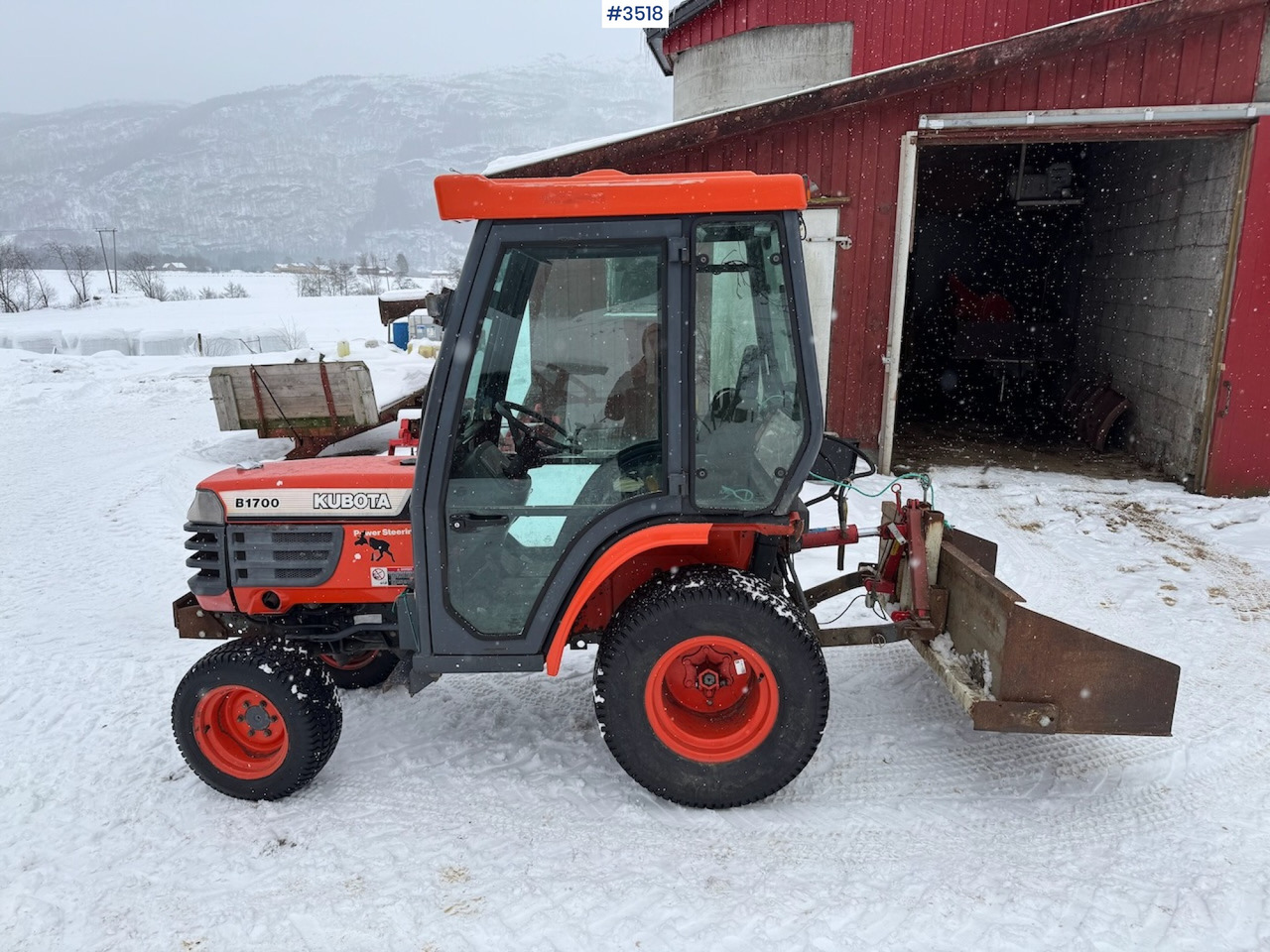 Kubota B1700 with low hours and some extra equipment - Traktor: das Bild 4 Kubota B1700 with low hours and some extra equipment - Traktor: das Bild 4