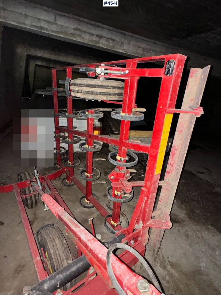 Väderstad Harrow - Technik für Bodenbearbeitung: das Bild 4 Väderstad Harrow - Technik für Bodenbearbeitung: das Bild 4