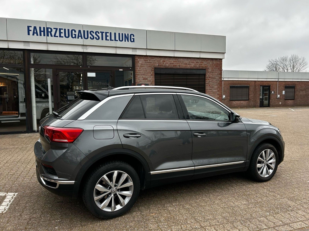 Volkswagen T-Roc Style - SUV/ Geländewagen: das Bild 1 Volkswagen T-Roc Style - SUV/ Geländewagen: das Bild 1