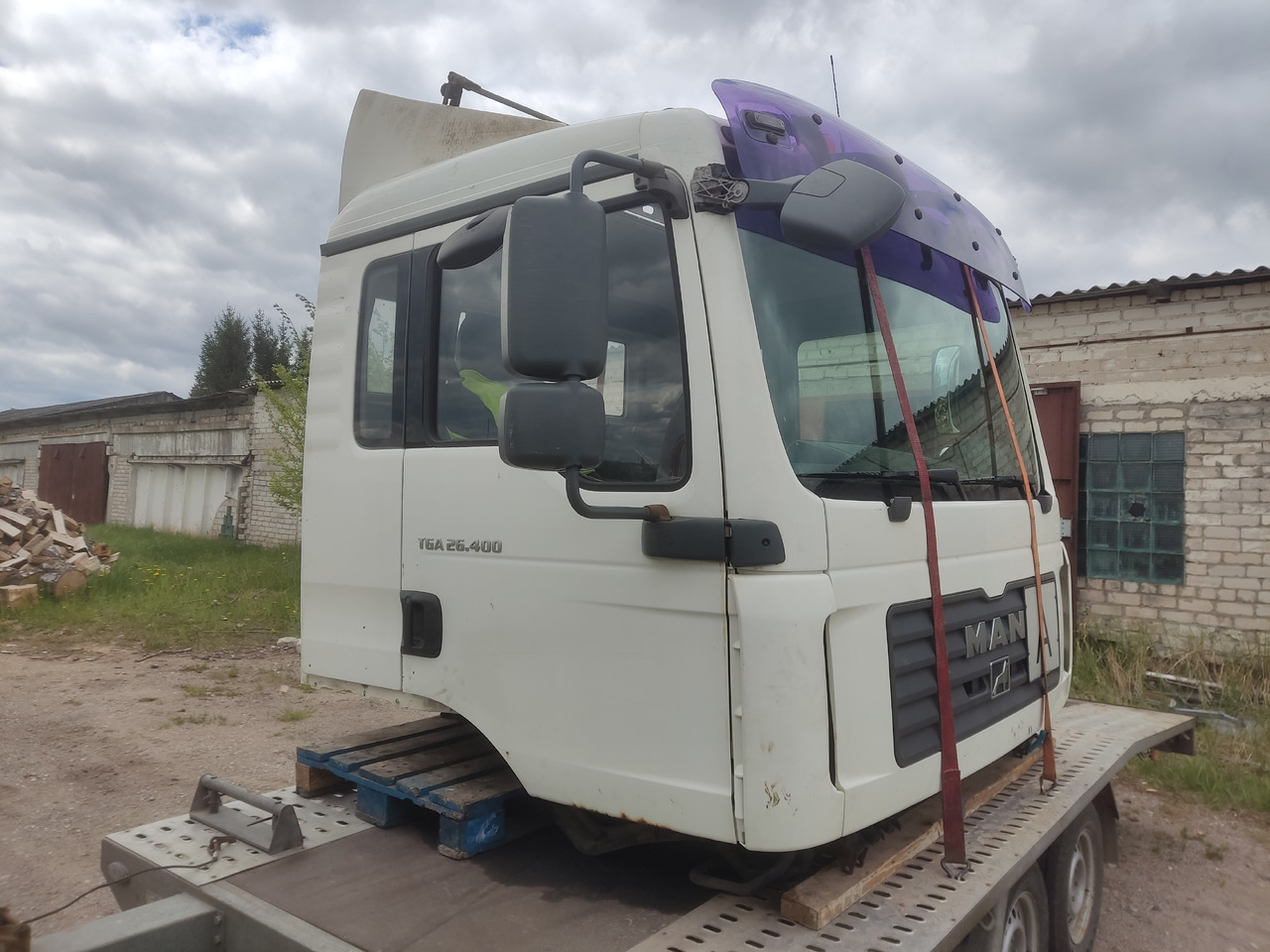 MAN cab F99/L17 - Fahrerhaus: das Bild 1 MAN cab F99/L17 - Fahrerhaus: das Bild 1