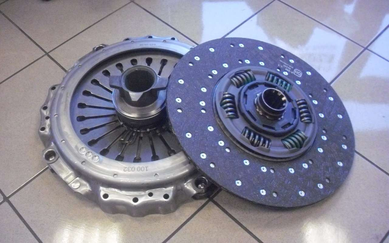 Motor und Teile für LKW MAN different spares All models: das Bild 8