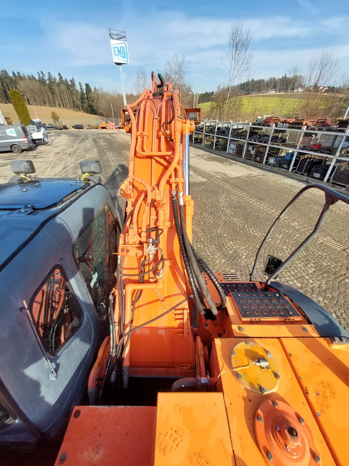 Hitachi ZX225USRLC - Kettenbagger: das Bild 4 Hitachi ZX225USRLC - Kettenbagger: das Bild 4