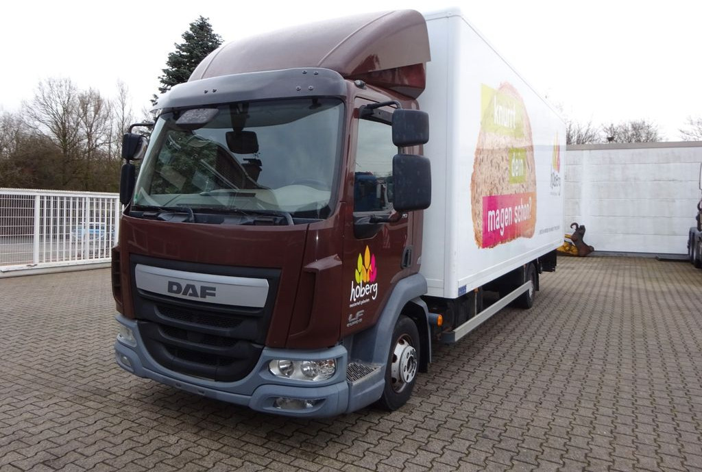 DAF LF 220 Koffer mit Palfinger LBW 4x2 DAF LF 220 Koffer mit Palfinger LBW 4x2 - Koffer Transporter: das Bild 1 DAF LF 220 Koffer mit Palfinger LBW 4x2 DAF LF 220 Koffer mit Palfinger LBW 4x2 - Koffer Transporter: das Bild 1