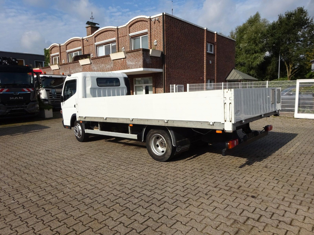 FUSO CANTER 7C15 Pritsche 4x2 - Pritsche Transporter: das Bild 5 FUSO CANTER 7C15 Pritsche 4x2 - Pritsche Transporter: das Bild 5
