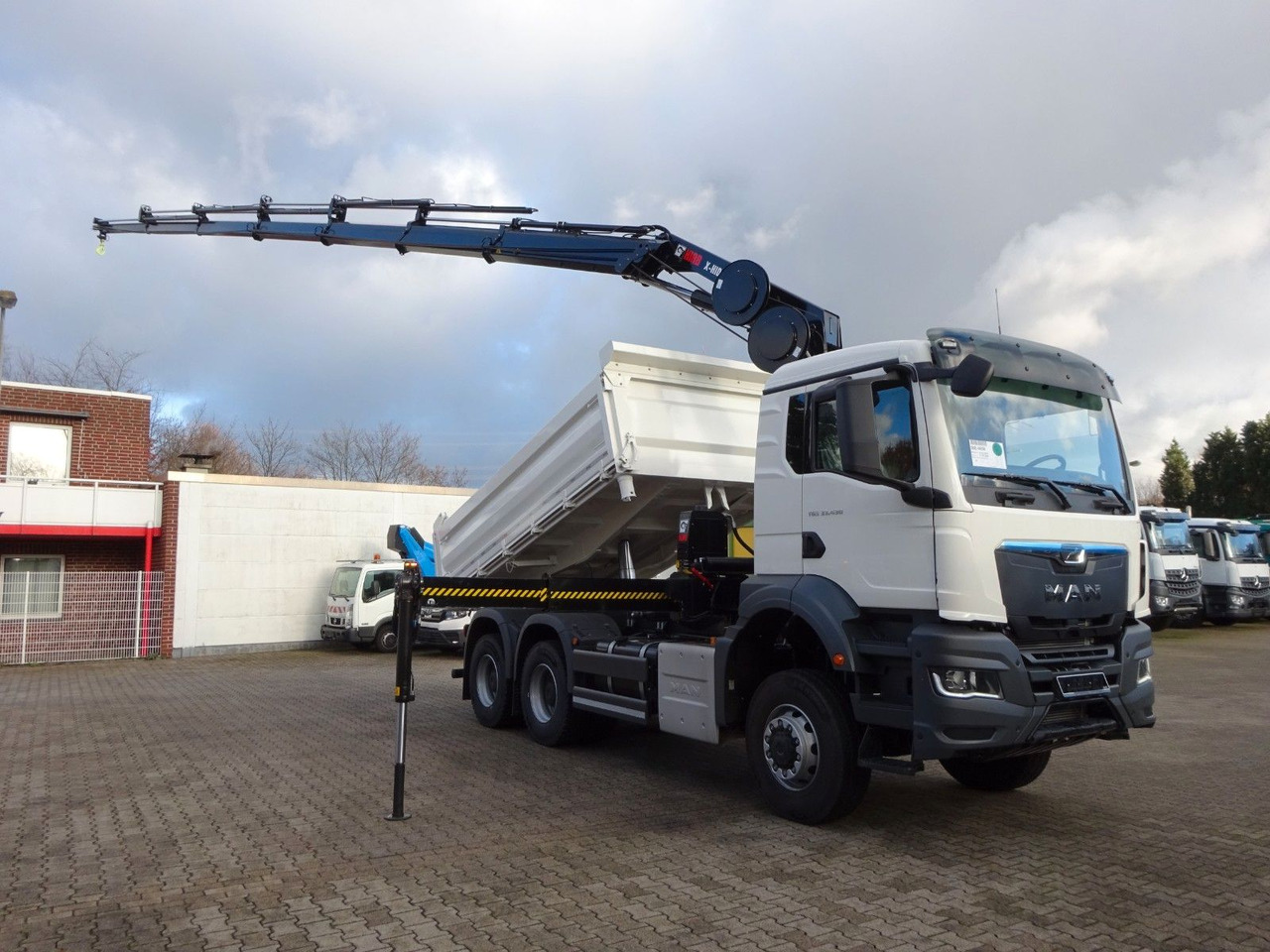 MAN 33.430 6x6 3-SEITENKIPPER KRAN HIAB 228- 6HYDRO - Kipper, Autokran: das Bild 2 MAN 33.430 6x6 3-SEITENKIPPER KRAN HIAB 228- 6HYDRO - Kipper, Autokran: das Bild 2