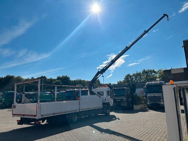 Mercedes-Benz 1221 Pritsche + HIAB XS077 ES 3 - 4x2 weiß - Pritsche LKW, Autokran: das Bild 5 Mercedes-Benz 1221 Pritsche + HIAB XS077 ES 3 - 4x2 weiß - Pritsche LKW, Autokran: das Bild 5