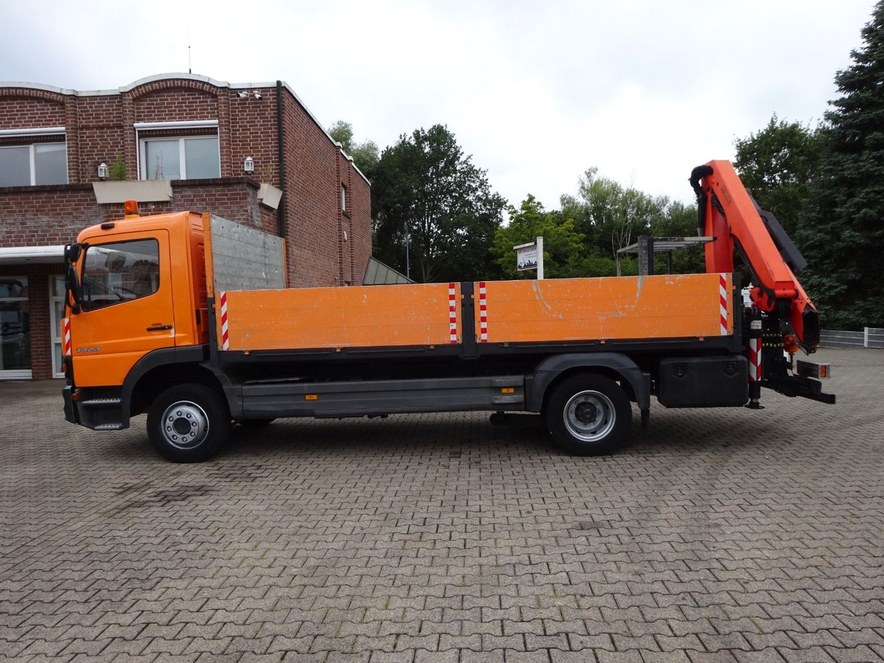 Mercedes-Benz 1323 Atego Pritsche + PK 9501 Kran 4x2 - Pritsche LKW, Autokran: das Bild 5 Mercedes-Benz 1323 Atego Pritsche + PK 9501 Kran 4x2 - Pritsche LKW, Autokran: das Bild 5