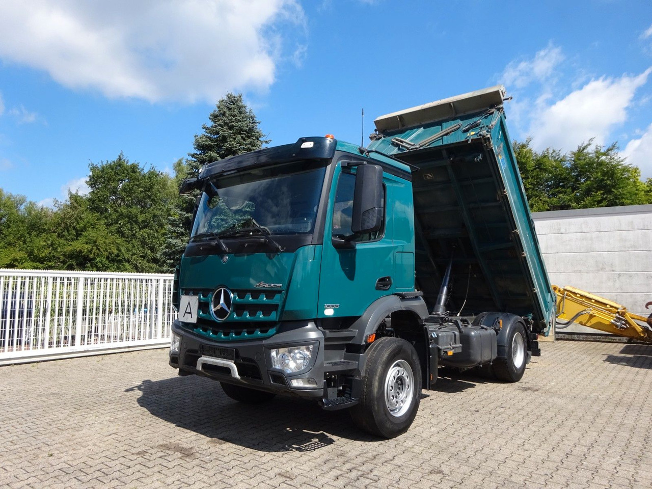 Mercedes-Benz 1833 Actros MEILLER 3Skipper 4x2 - Kipper: das Bild 1 Mercedes-Benz 1833 Actros MEILLER 3Skipper 4x2 - Kipper: das Bild 1