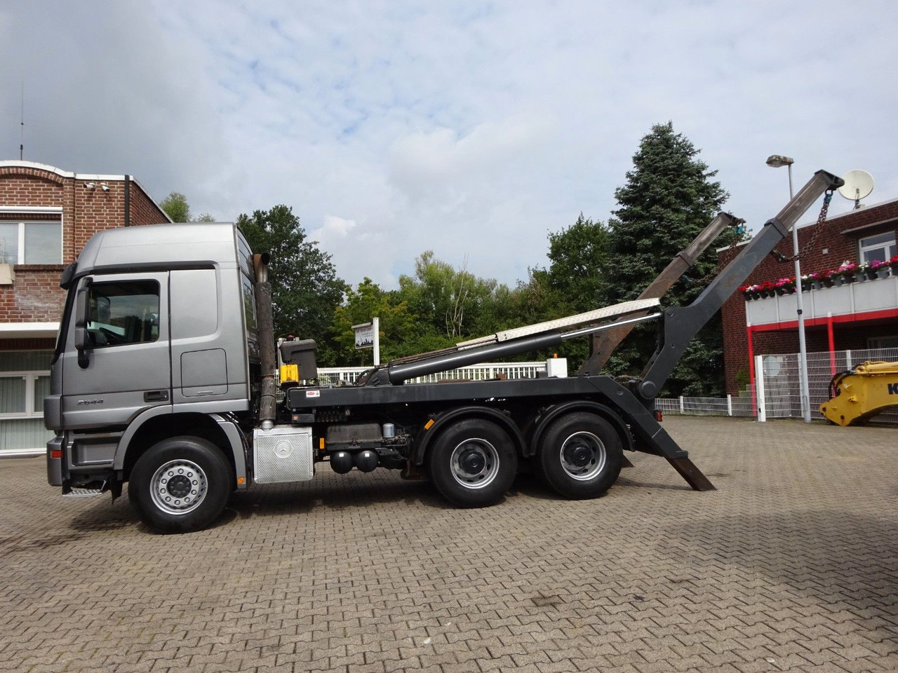 Mercedes-Benz 2644 Actros Absetzkipper 6x4 - Kipper: das Bild 4 Mercedes-Benz 2644 Actros Absetzkipper 6x4 - Kipper: das Bild 4