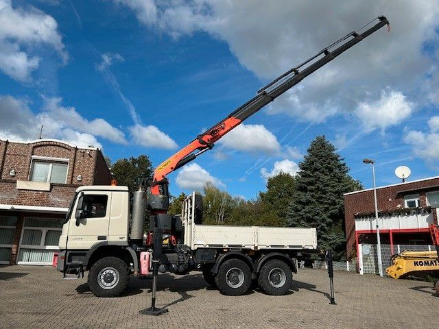Mercedes-Benz 3344 Actros Pritsche + PK 34002 6x6 - Autokran: das Bild 1 Mercedes-Benz 3344 Actros Pritsche + PK 34002 6x6 - Autokran: das Bild 1