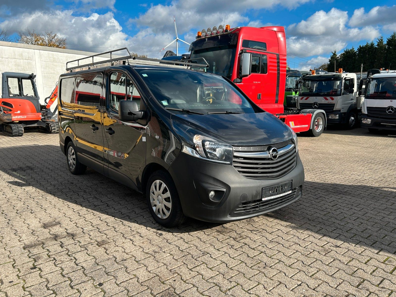 Opel Vivaro CDTI Kastenwagen 4x2 - Kleintransporter: das Bild 1 Opel Vivaro CDTI Kastenwagen 4x2 - Kleintransporter: das Bild 1