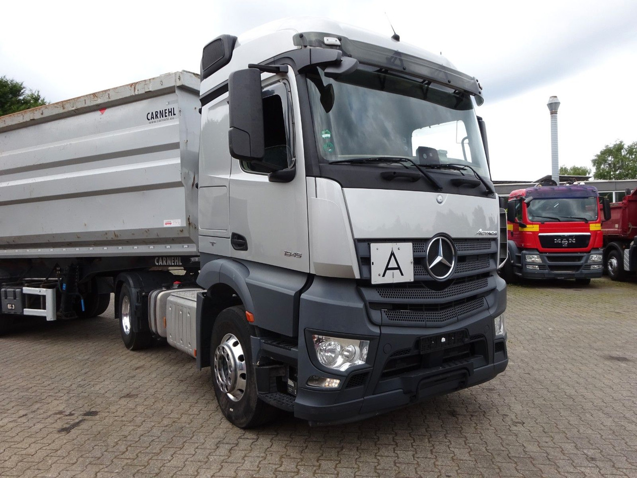 Sattelzugmaschine Mercedes-Benz 845 Actros SZM mit Hydraulik Pumpe 4x2: das Bild 10