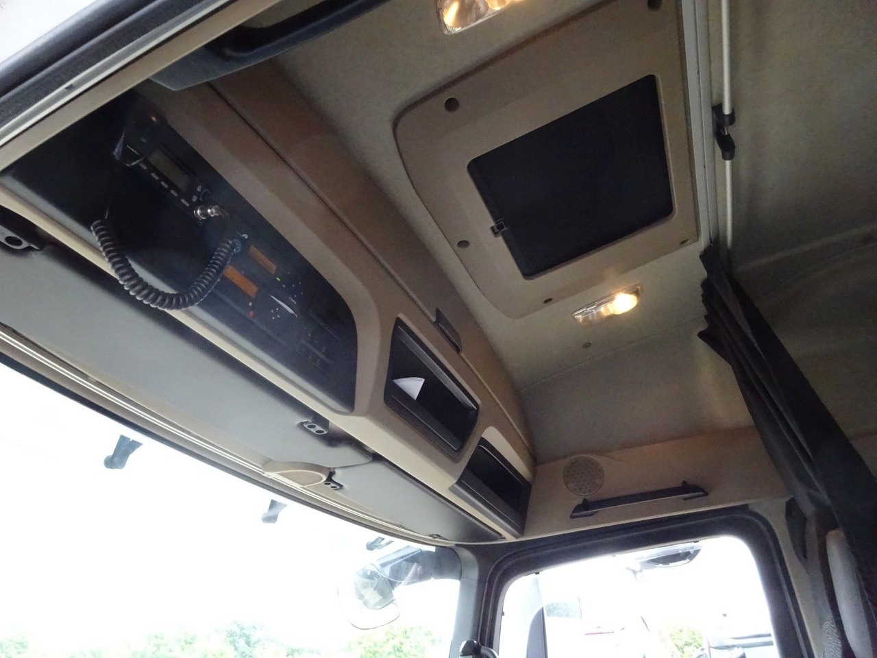 Sattelzugmaschine Mercedes-Benz 845 Actros SZM mit Hydraulik Pumpe 4x2: das Bild 14